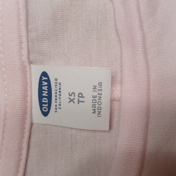 OLD NAVY SLEEVELESS TEE - Picture 6 of 7